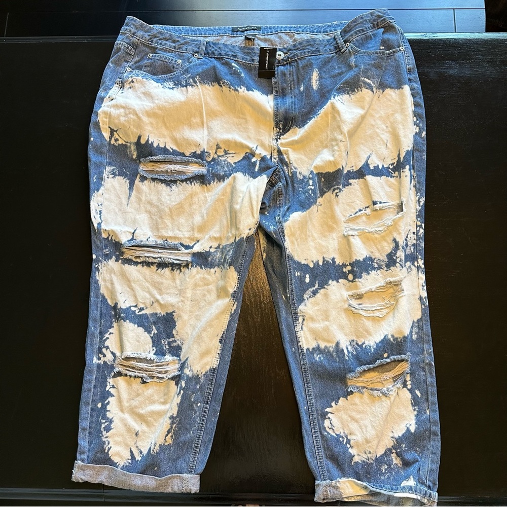 NWT Size 30 Distressed Pant Plus Size Acid Wash Denim Jean Wide Leg Holes Bleach